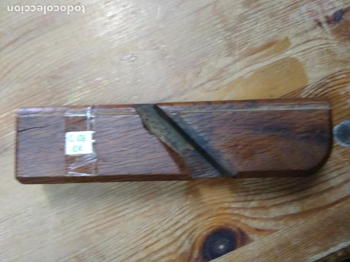 Antig&uuml;edades: Base de cepillo xarpintero C-126 antiguo. Caja cepillos - Foto 1