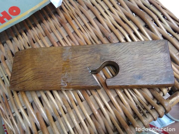 Antig&uuml;edades: Base de cepillo de carpintero C-136. Caja cepillos - Foto 1