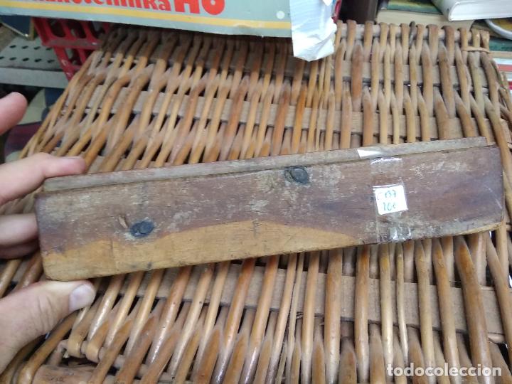 Antig&uuml;edades: Base de cepillo de carpintero C-137. Caja cepillos - Foto 1