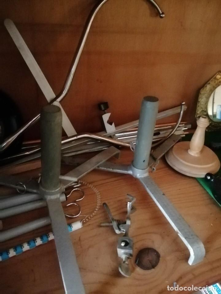 Antig&uuml;edades: dos soportes material laboratorio - Foto 1