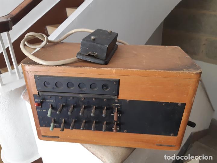 Tel&eacute;fonos: SINGULAR CENTRALITA TELEF&Oacute;NICA DE &Eacute;POCA - Foto 1