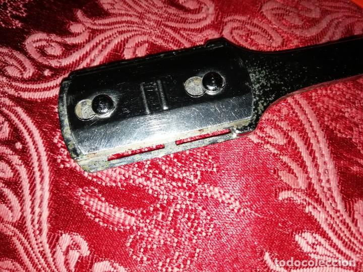 Antig&uuml;edades: Navaja de afeitar marca rasuradora - Foto 2