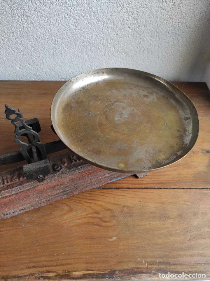 Antig&uuml;edades: BALANZA DE DOS PLATOS - Foto 2