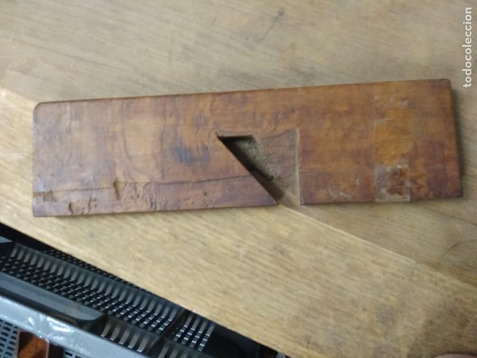 Antig&uuml;edades: Antigua base de cepillo carpintero. C-142. Caja cepillos 2 - Foto 4