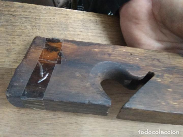 Antig&uuml;edades: Antigua base de cepillo C-122. Caja cepillos 2 - Foto 3
