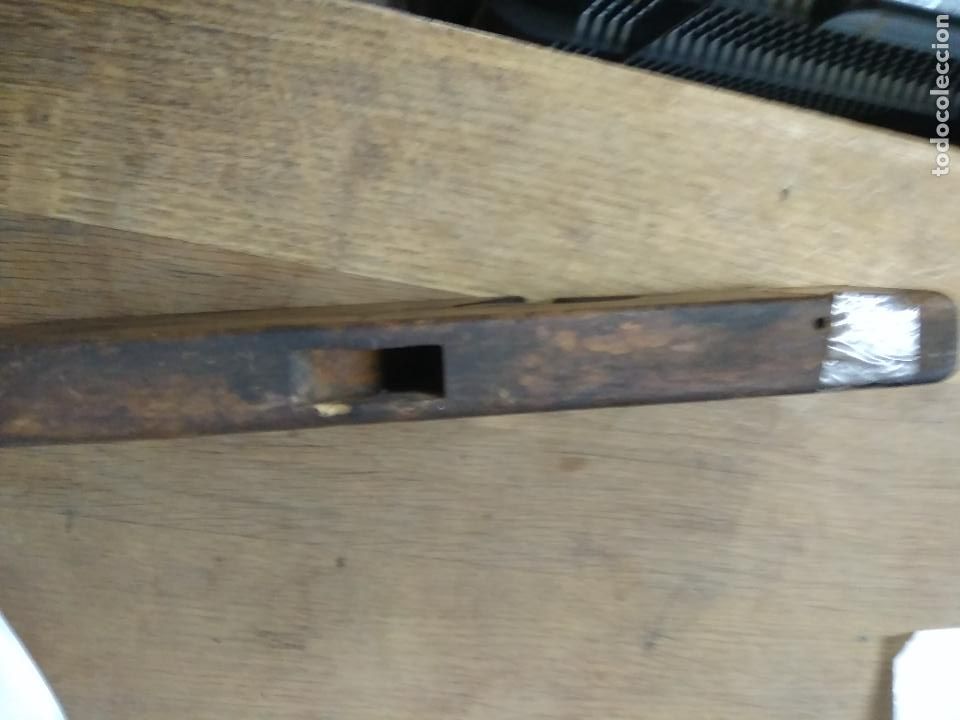 Antig&uuml;edades: Antigua base de cepillo C-122. Caja cepillos 2 - Foto 6