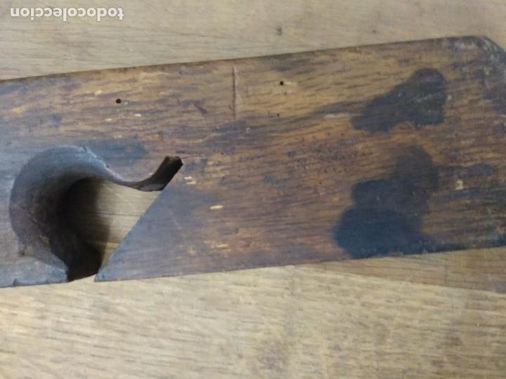 Antig&uuml;edades: Antigua base de cepillo C-122. Caja cepillos 2 - Foto 8