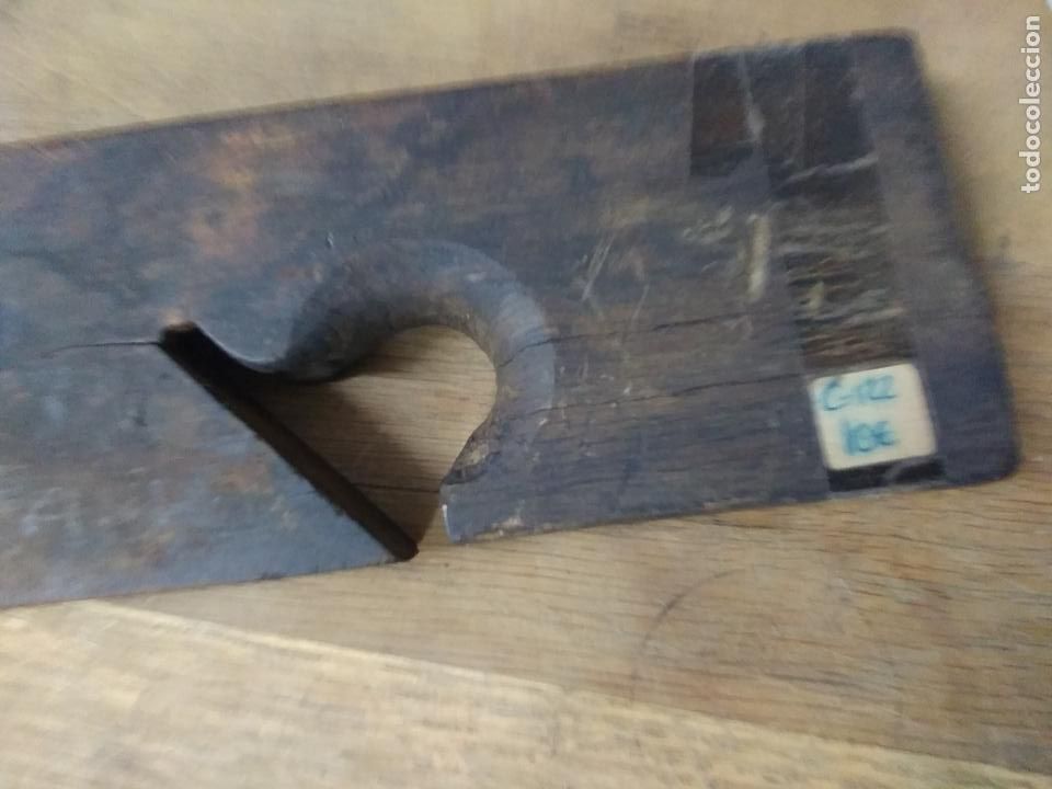 Antig&uuml;edades: Antigua base de cepillo C-122. Caja cepillos 2 - Foto 11