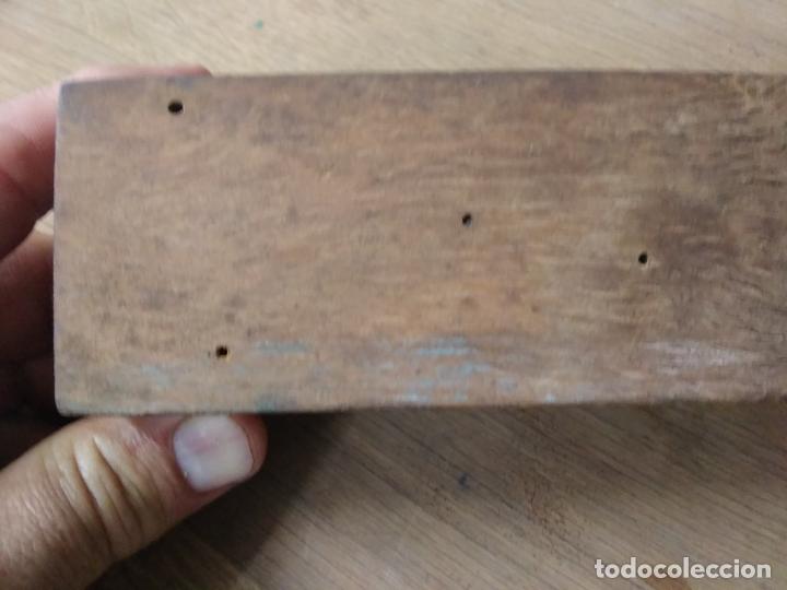 Antig&uuml;edades: Antiguo cepillo carpintero C-128. Caja cepillos 2 - Foto 2