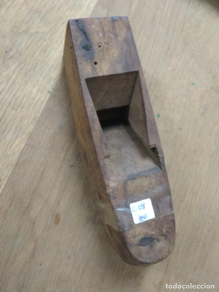 Antig&uuml;edades: Antiguo cepillo carpintero C-128. Caja cepillos 2 - Foto 7