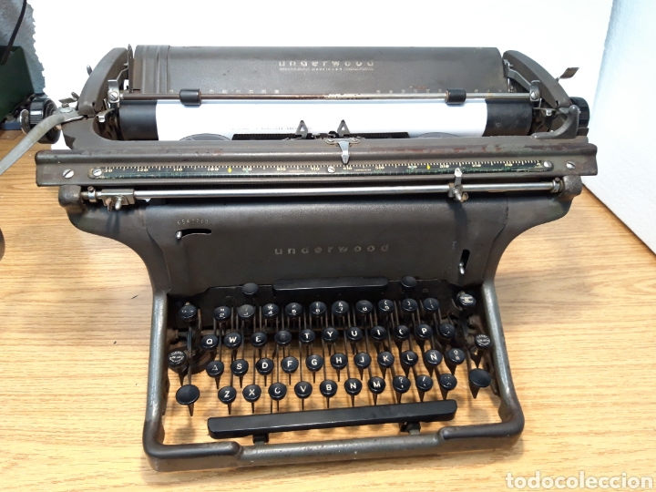 Antig&uuml;edades: M&aacute;quina de escribir Underwood - Foto 1