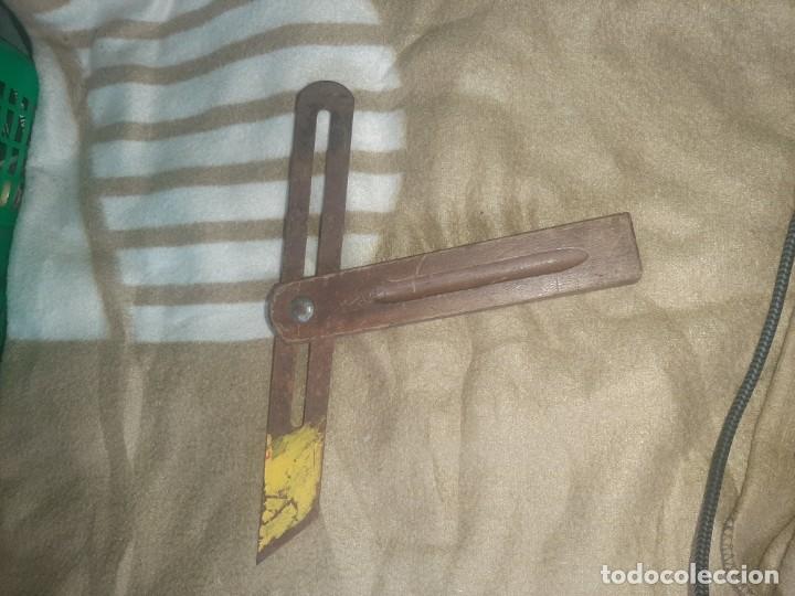 Antig&uuml;edades: Escuadra de carpintero Acesa - Foto 1