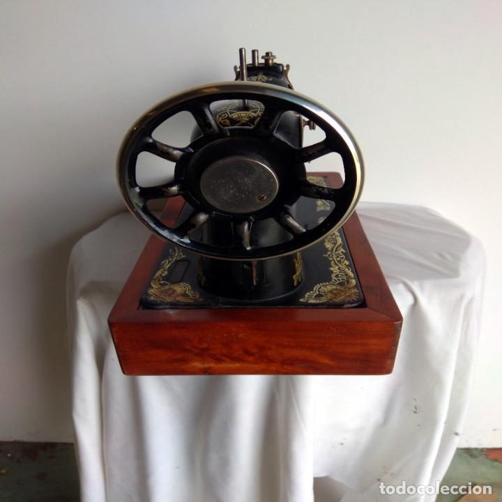 Antig&uuml;edades: MAQUINA DE COSER SINGER - Foto 6