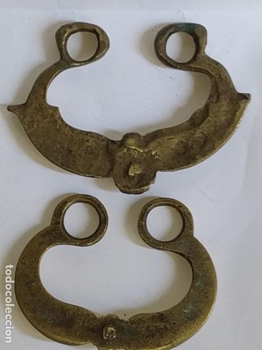 Antig&uuml;edades: 2 asas de bronce S.XVIII - Foto 4