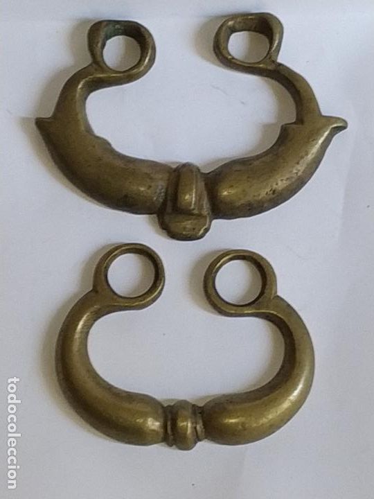 Antig&uuml;edades: 2 asas de bronce S.XVIII - Foto 1