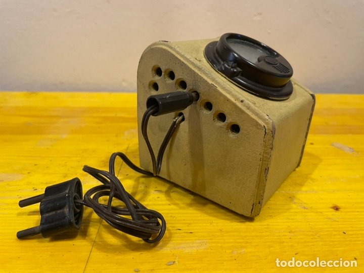 Antig&uuml;edades: Volt&iacute;metro metal - Foto 2