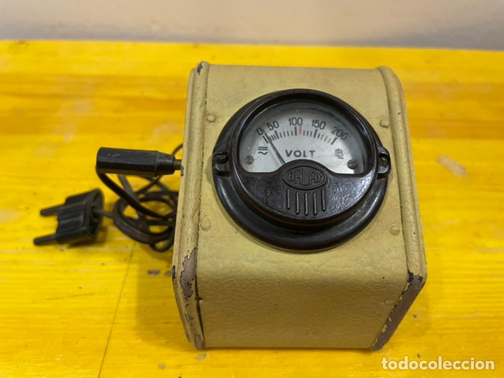 Antig&uuml;edades: Volt&iacute;metro metal - Foto 1