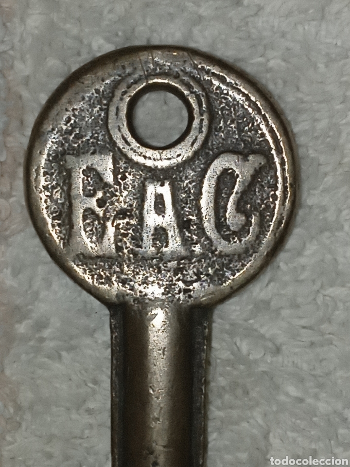 Antig&uuml;edades: LLAVE ANTIGUA LATON . - Foto 2
