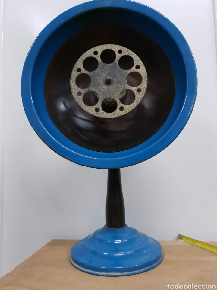Antig&uuml;edades: Estufa el&eacute;ctrica de hierro esmaltado - Foto 1