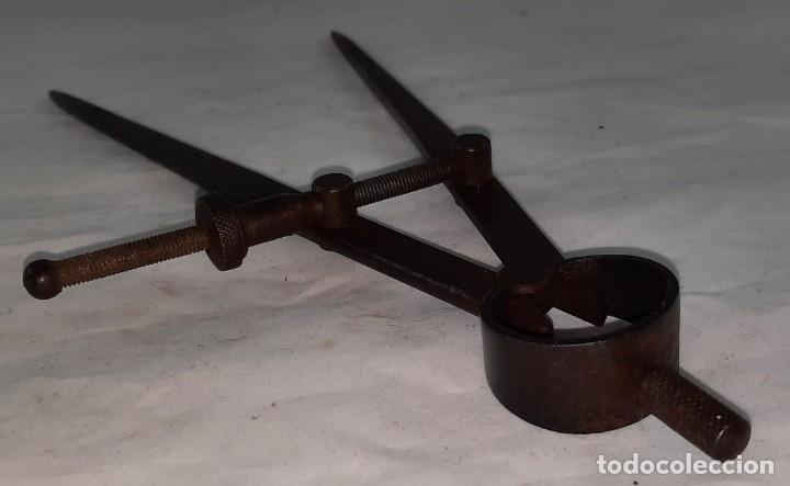 Antig&uuml;edades: HERRAMIENTA ANTIGUA ZAPATERO - COMPAS - Foto 2