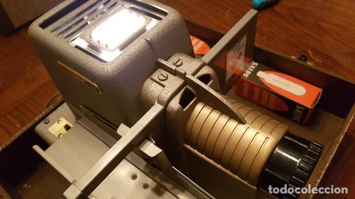 Antig&uuml;edades: Proyector de diapositivas - A&ntilde;os 50 - Foto 2