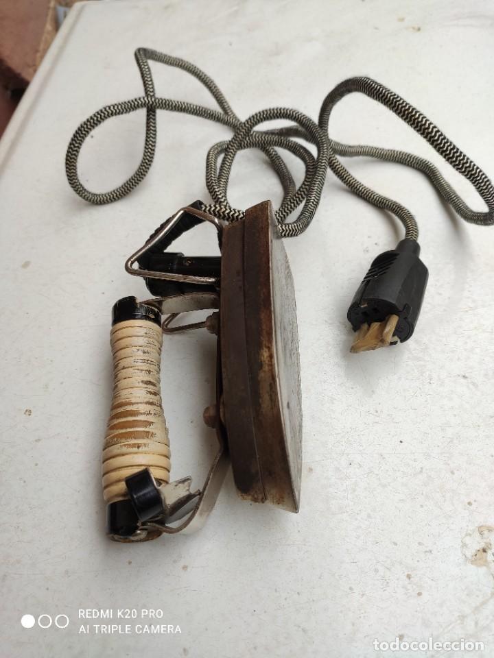 Antig&uuml;edades: PLANCHA ELECTRICA ANTIGUA - Foto 1