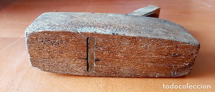Antig&uuml;edades: CEPILLO DE MADERA DE CARPINTERO. - Foto 3