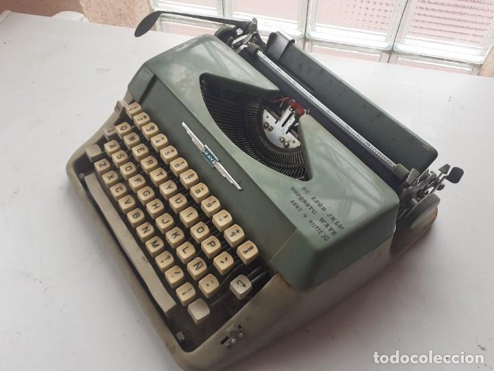 Antig&uuml;edades: Maquina escribir Amaya - Foto 4