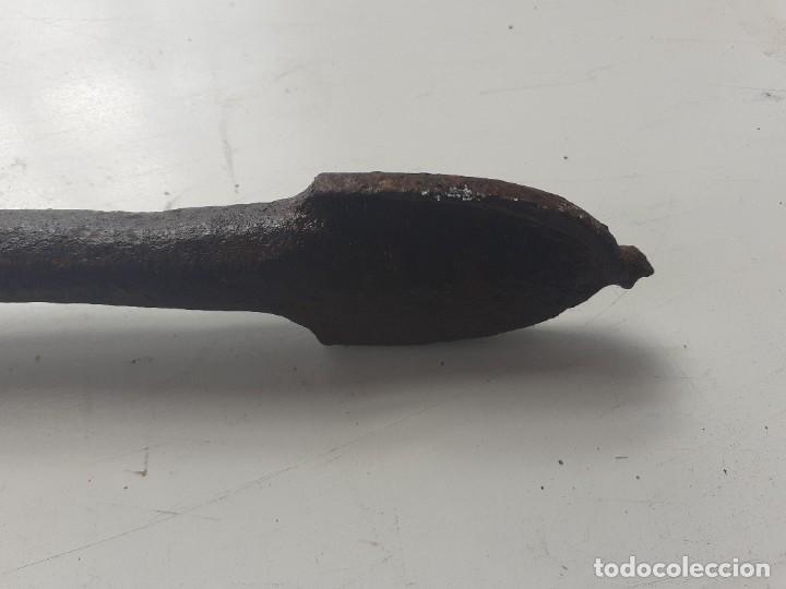 Antig&uuml;edades: Taladro de plantar a suelo - Foto 2