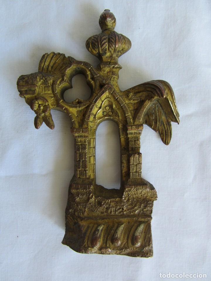 Antig&uuml;edades: Aplique pieza de bronce dorado arco g&oacute;tico - Foto 2