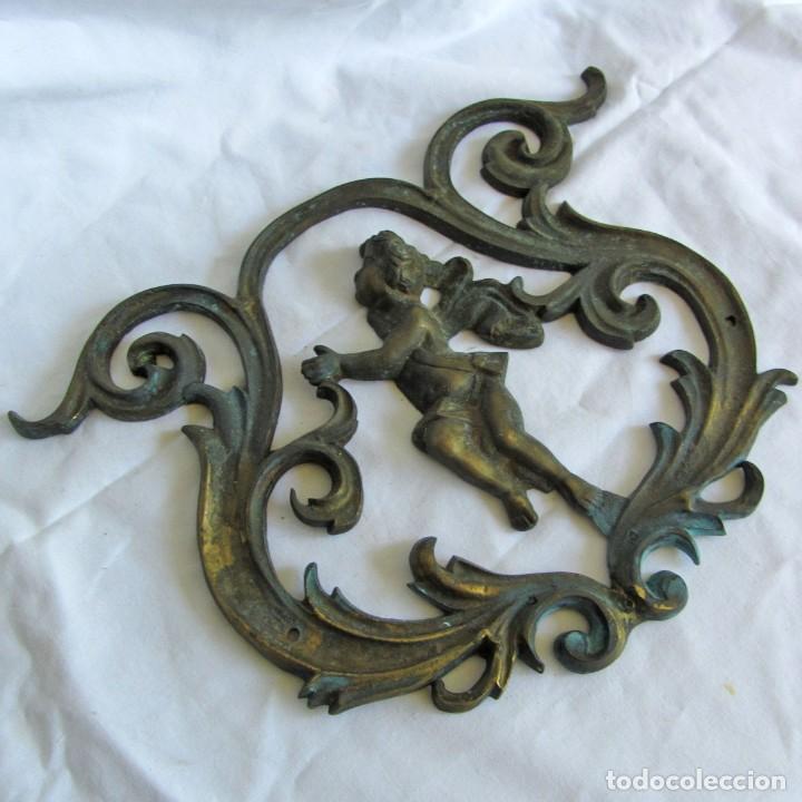 Antig&uuml;edades: Aplique de bronce con angelito - Foto 1
