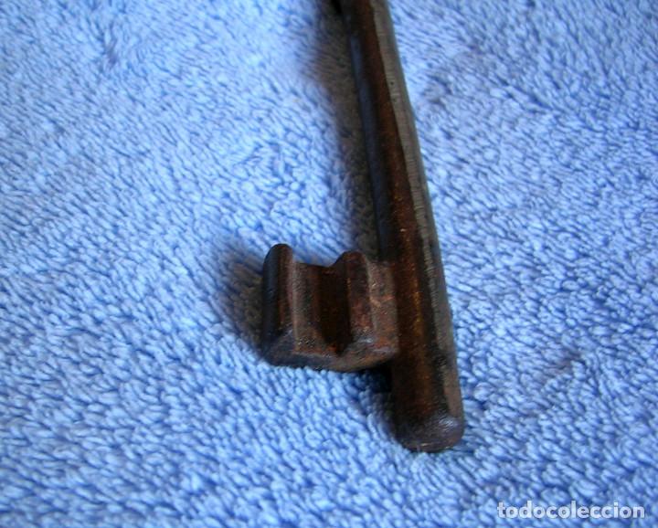 Antig&uuml;edades: ANTIGUA LLAVE DE HIERRO FORJADO - DE 14,50 CMS. - Foto 3