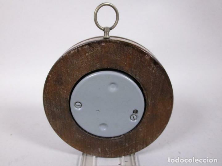 Antig&uuml;edades: BAROMETRO ANEROIDE DE PRECISI&Oacute;N roble macizo aprox. 13 cm - Foto 2