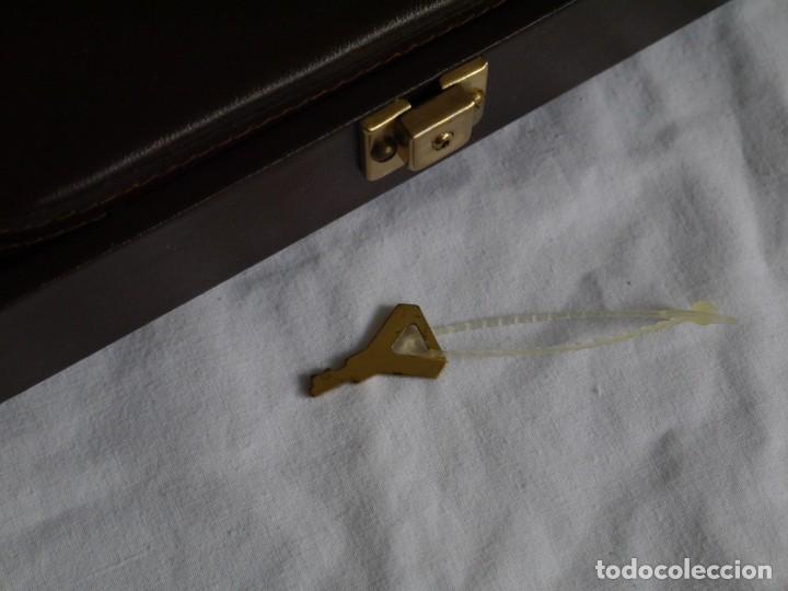 Antig&uuml;edades: Completo neceser de barber&iacute;a, sin uso, con llave - Foto 9