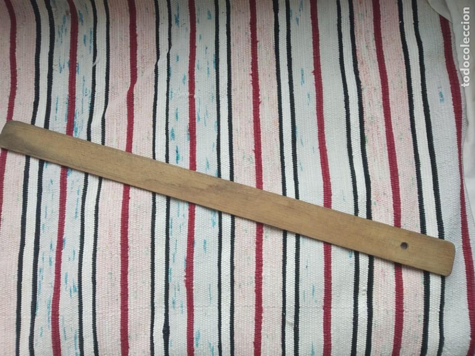 Antig&uuml;edades: REGLA MADERA 60 CM - Foto 4