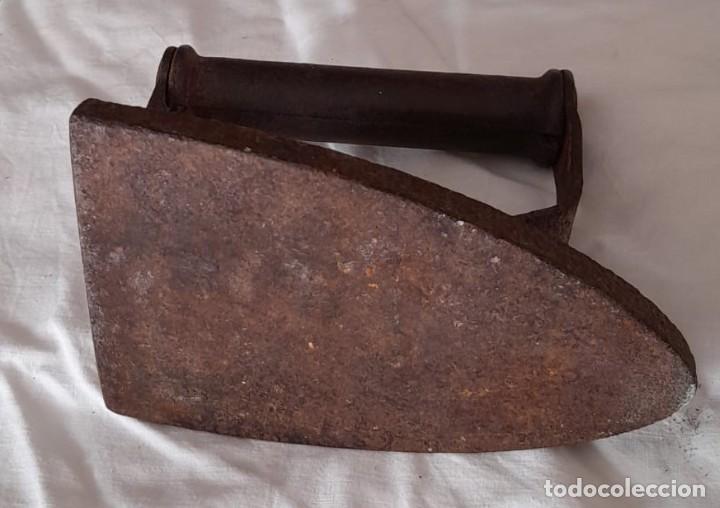 Antig&uuml;edades: ANTIGUA PLANCHA DE HIERRO 3S - Foto 3