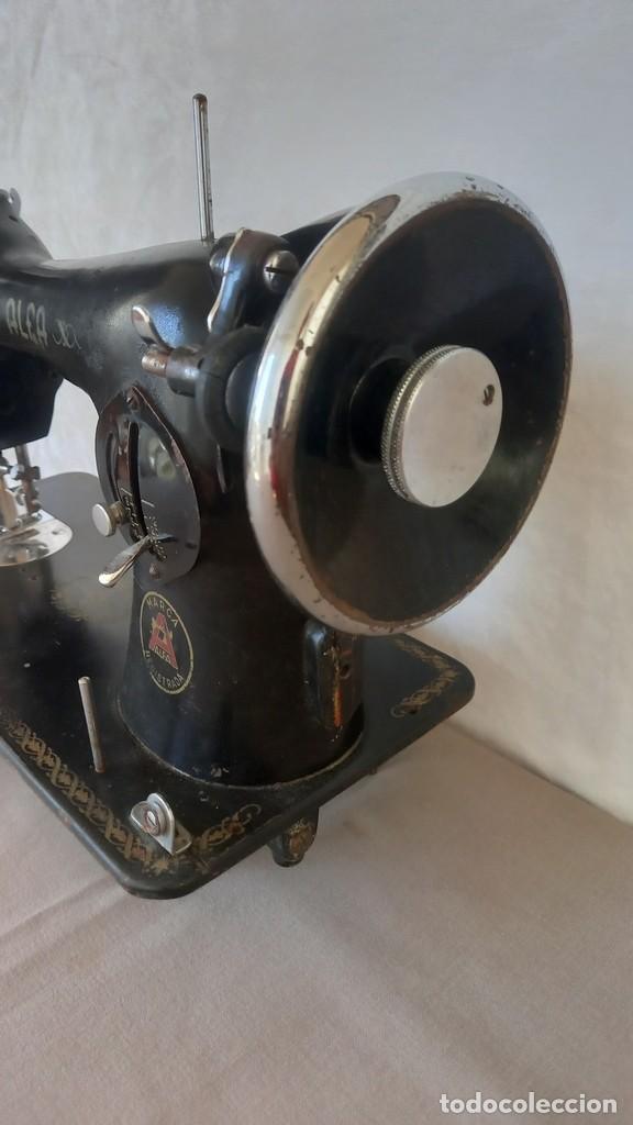 Antig&uuml;edades: M&aacute;quina de coser Alfa - Foto 3
