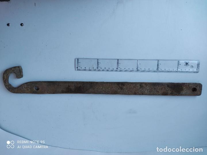 Antig&uuml;edades: ANTIGUO GANCHO HIERRO - Foto 1