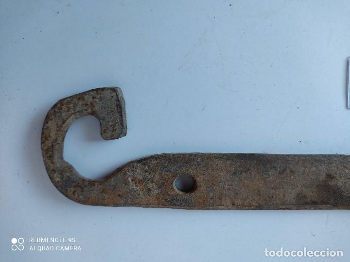 Antig&uuml;edades: ANTIGUO GANCHO HIERRO - Foto 2