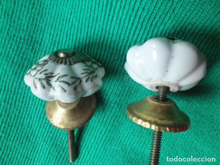 antiguos pomos tiradores en porcelana con motiv - Buy Vintage porcelain and  ceramic objects on todocoleccion