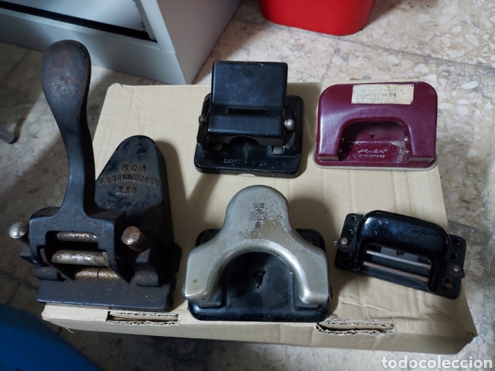 Antig&uuml;edades: Colecci&oacute;n de 5 perforadoras antiguas - Foto 1