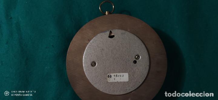 Antig&uuml;edades: BAROMETROANEROIDE DE PRECISI&Oacute;N LAT&Oacute;N Y MADERA NOBLE - Foto 5
