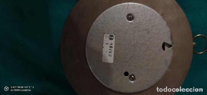 Antig&uuml;edades: BAROMETROANEROIDE DE PRECISI&Oacute;N LAT&Oacute;N Y MADERA NOBLE - Foto 8