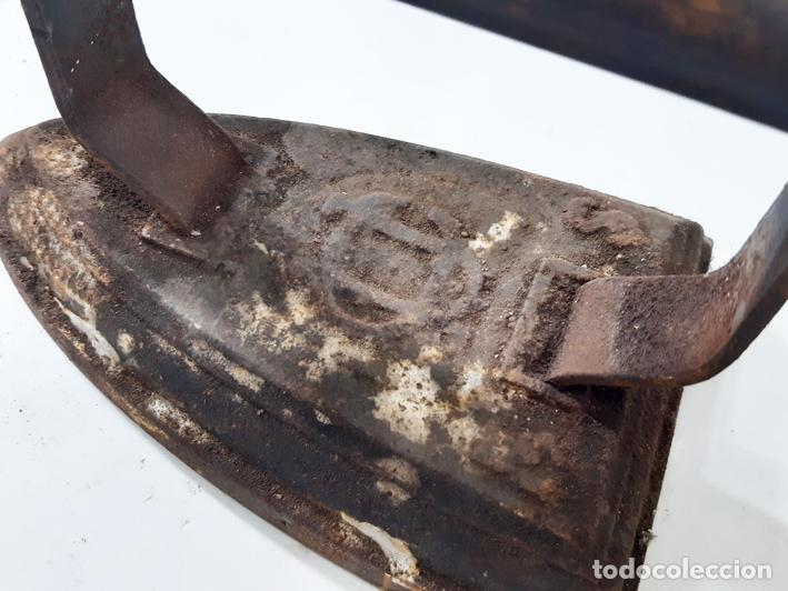 Antig&uuml;edades: PLANCHA DE HIERRO UC N&ordm; 5. MONDRAG&Oacute;N - Foto 3
