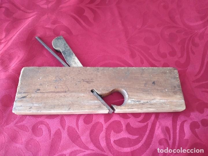 Antig&uuml;edades: Antiguo cepillo de madera, carpintero. - Foto 2