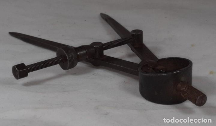 Antig&uuml;edades: HERRAMIENTA ANTIGUA DE ZAPATERO - COMPAS - Foto 2