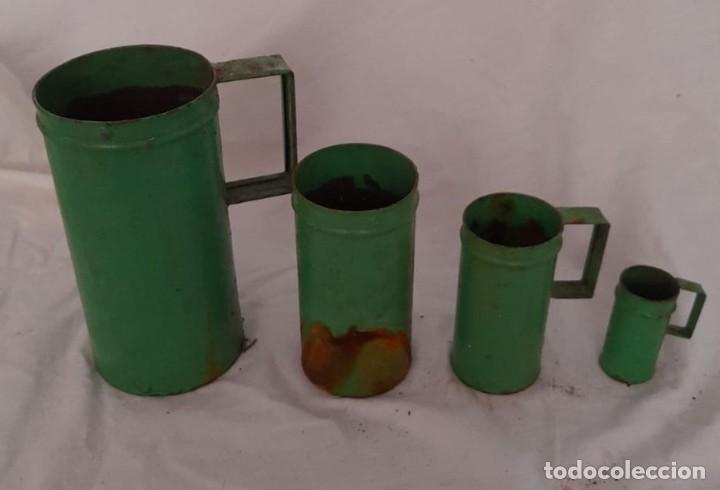 Antig&uuml;edades: LOTE DE 4 ANTIGUAS JARRAS DE MEDIDA - Foto 1