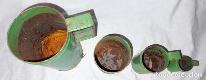 Antig&uuml;edades: LOTE DE 4 ANTIGUAS JARRAS DE MEDIDA - Foto 2