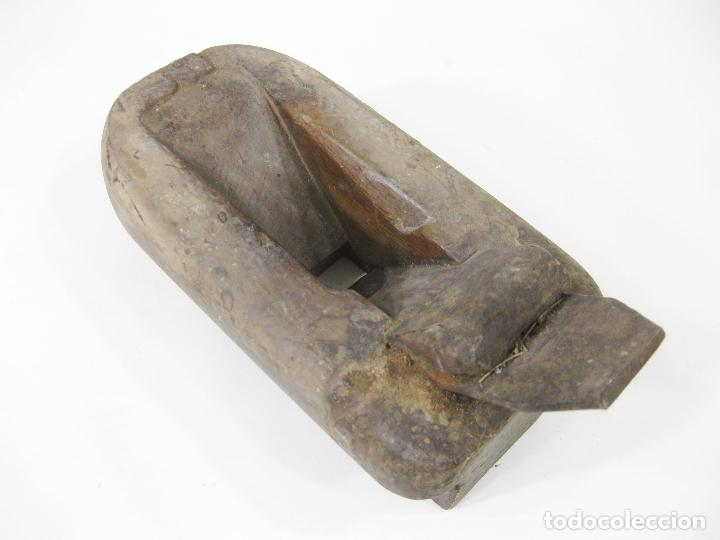 Antig&uuml;edades: ANTIGUO Y PECULIAR CEPILLO DE CARPINTERO DE MADERA - Foto 3
