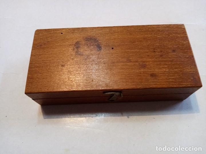 Antig&uuml;edades: CAJA DE MADERA CON PESAS. - Foto 6